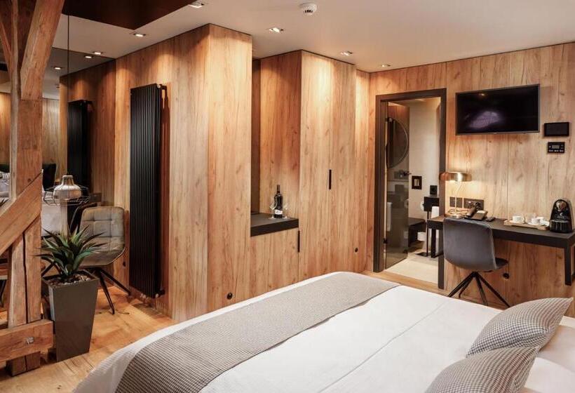 غرفة قياسية, Schuster Boarding House