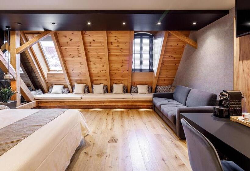 이그제큐티브 룸, Schuster Boarding House