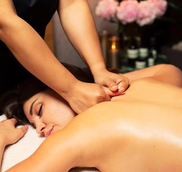 غرفة دور أخير, Schuster Boarding House