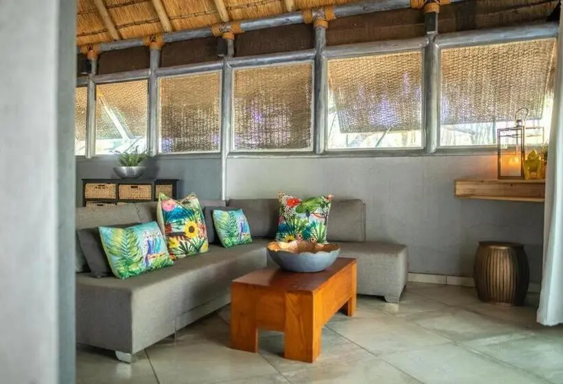 Deluxe Suite King Bed, Hippomoon Lodge Game Reserve