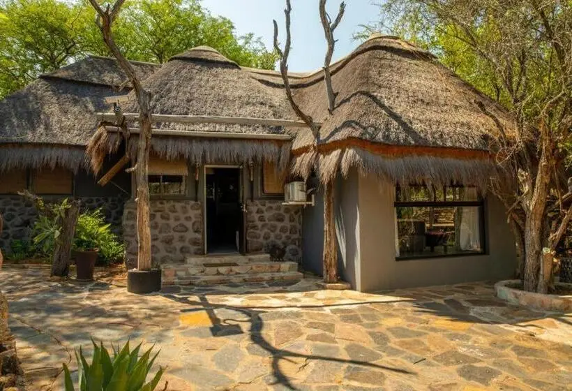 Deluxe Suite King Bed, Hippomoon Lodge Game Reserve