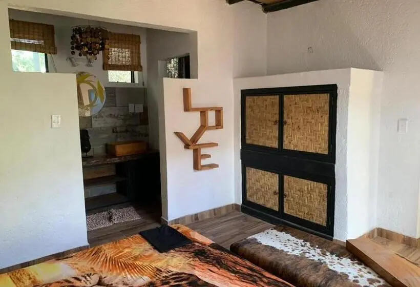 کلبه ییلاقی, Hippomoon Lodge Game Reserve