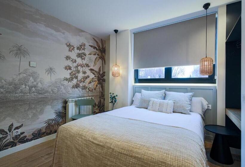 اتاق استاندارد, Home42