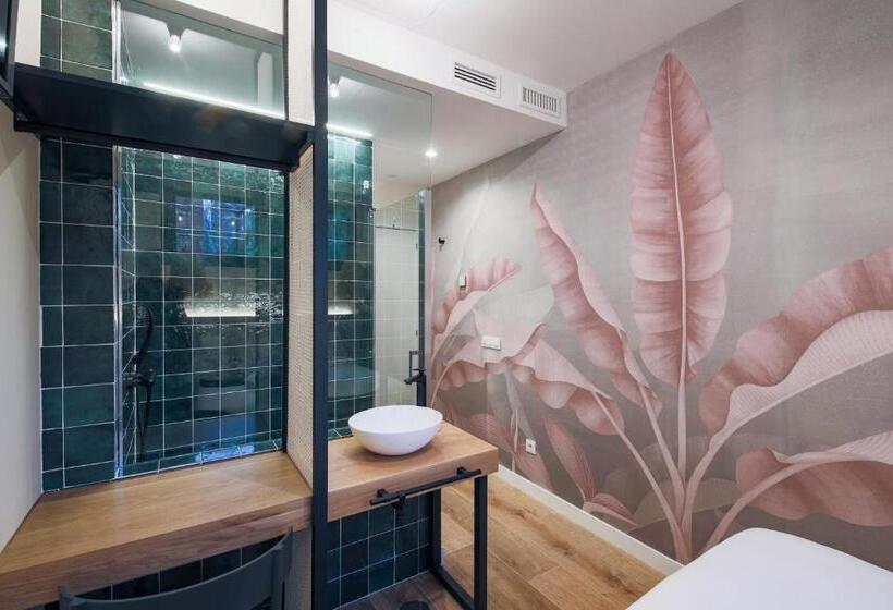 اتاق استاندارد, Home42