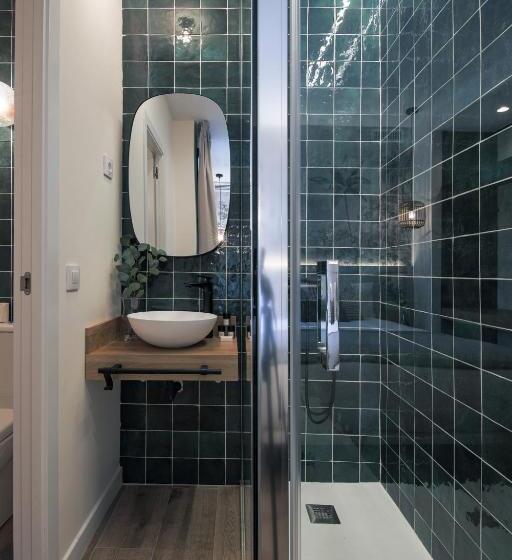 اتاق استاندارد, Home42