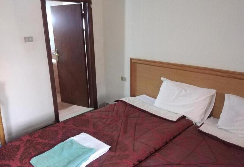 اتاق استاندارد با بالکن, Queen Ayloa Hotel&restaurant