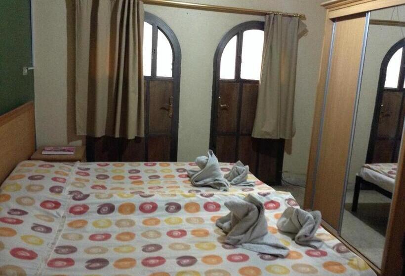 اتاق استاندارد با بالکن, Queen Ayloa Hotel&restaurant