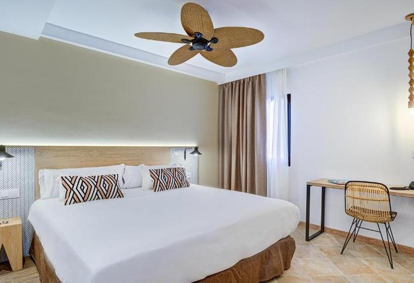 شقة غرفة واحدة, Arena Castillo