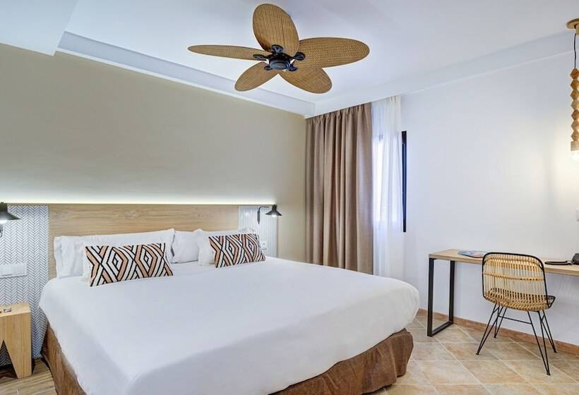 شقة غرفة واحدة, Arena Castillo