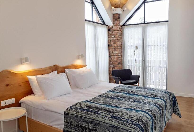 Люкс, Dilijani Tun Hotel & Restaurant