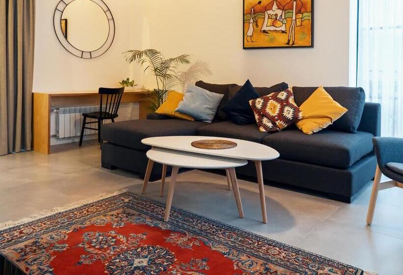 Люкс, Dilijani Tun Hotel & Restaurant