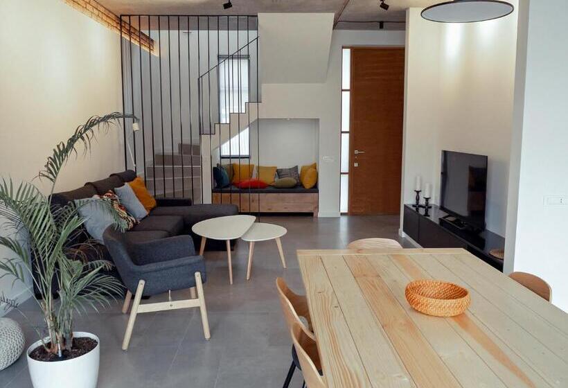 Апартаменты 3 Спальни, Dilijani Tun Hotel & Restaurant