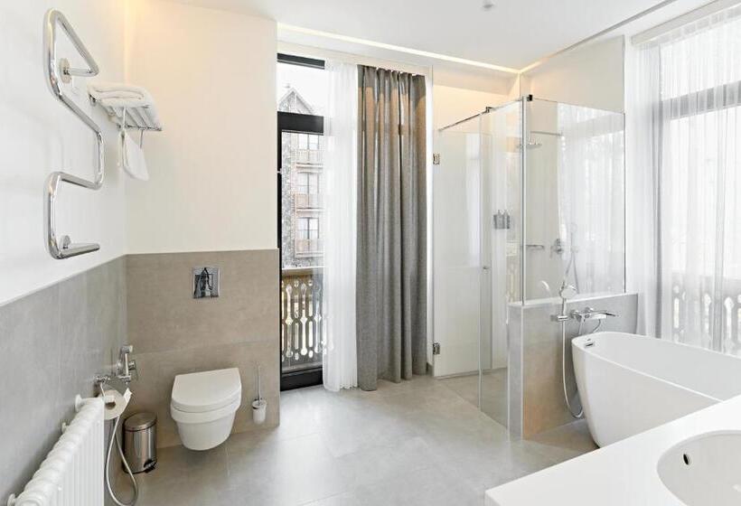 Family Suite, Dilijani Tun Hotel & Restaurant