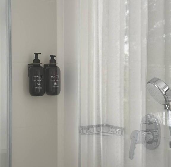 Номер Deluxe с Балконом, Dilijani Tun Hotel & Restaurant