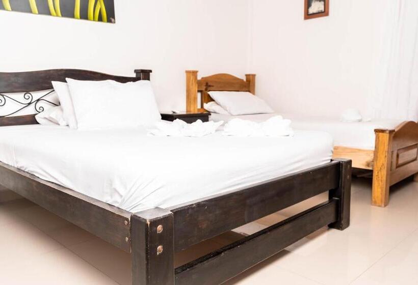 ベーシックトリプルルーム, Finca Hotel La Quinta De Torrione