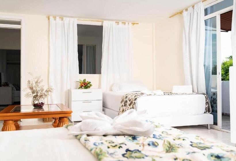디럭스 4인 룸, Finca Hotel La Quinta De Torrione