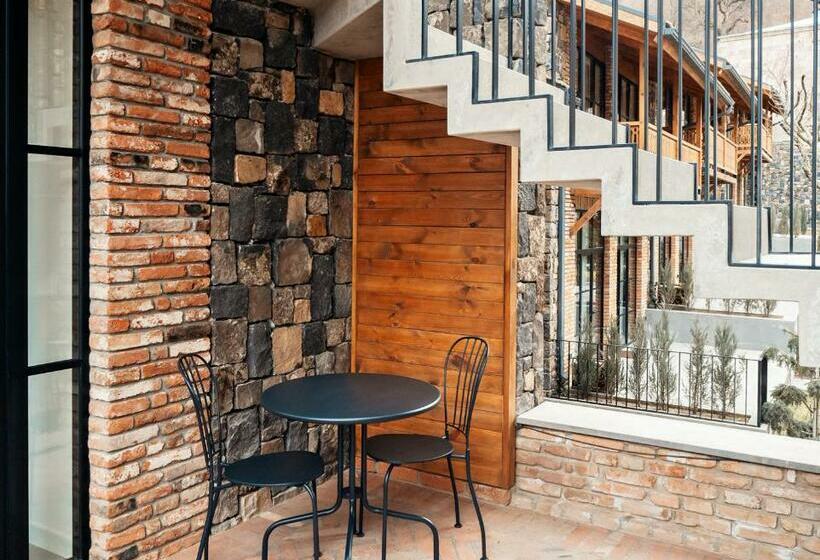 Люкс, Dilijani Tun Hotel & Restaurant