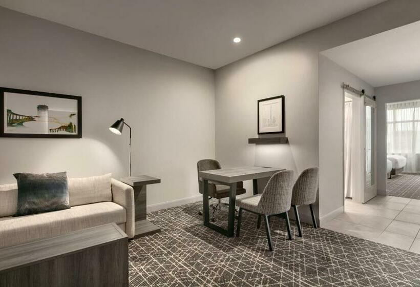 جناح لذوى الاحتياجات الخاصة, Embassy Suites By Hilton Atlanta Midtown