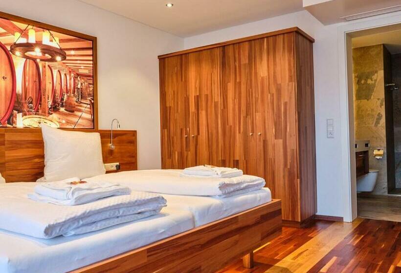 Номер Стандарт, Hornstein Weingut, Vinothek & Gastronomie