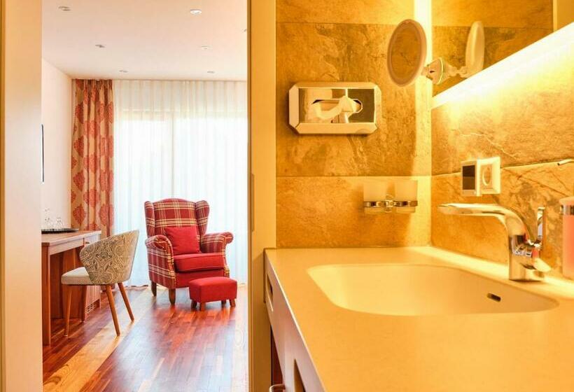 Номер Стандарт, Hornstein Weingut, Vinothek & Gastronomie