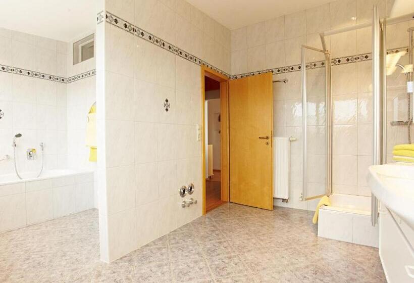 1 Bedroom Apartment Lake View, Hornstein Weingut, Vinothek & Gastronomie