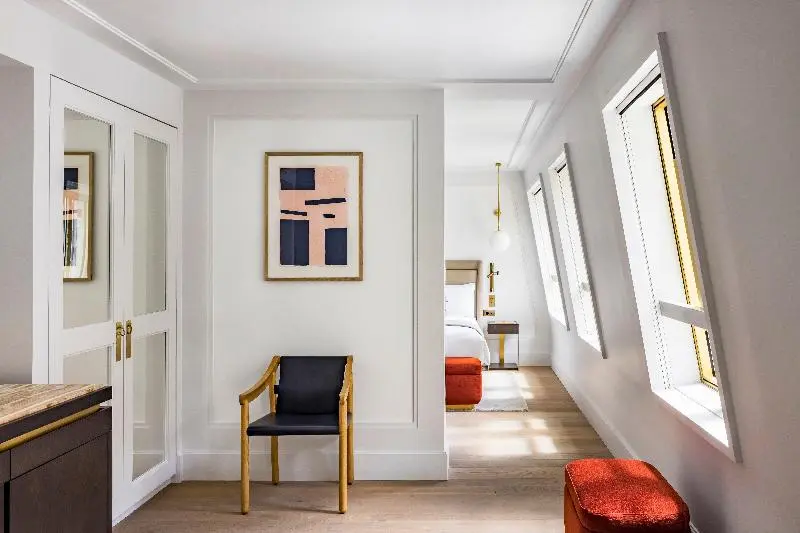 キングサイズベッドのスイートルーム, Kimpton St Honoré Paris, an Ihg Hotel