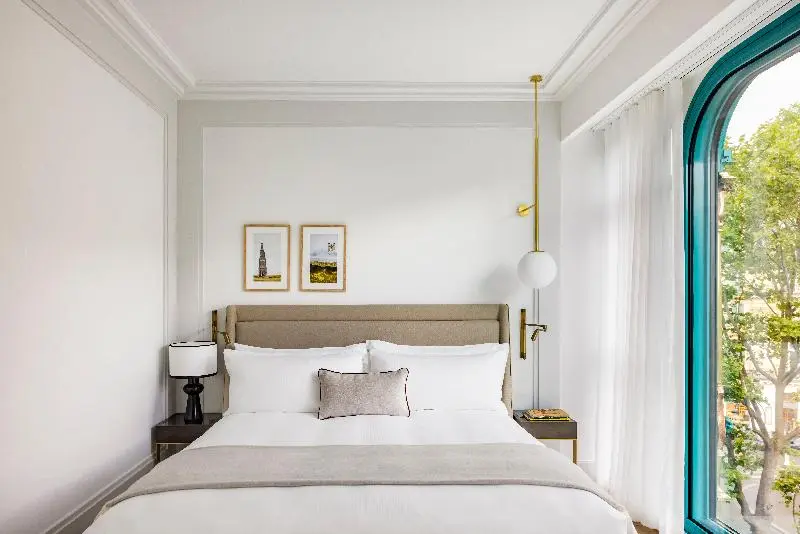 キングサイズベッドのスイートルーム, Kimpton St Honoré Paris, an Ihg Hotel