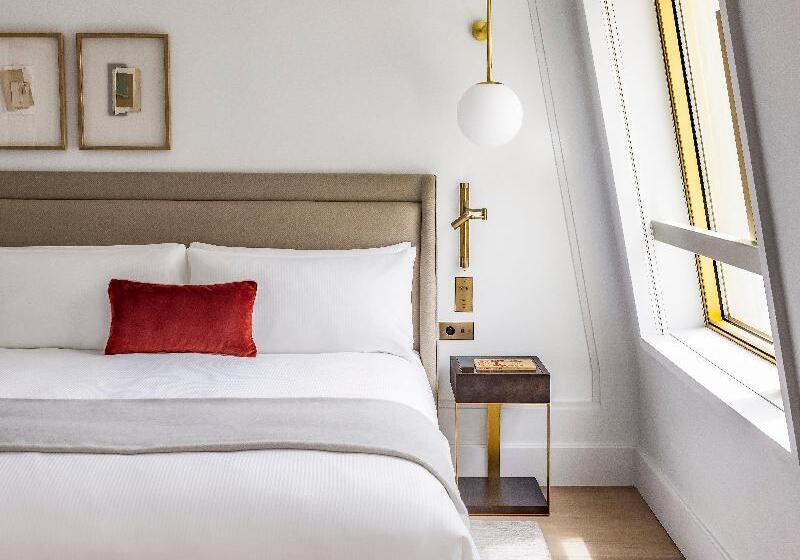 带大床的套房, Kimpton St Honoré Paris, an Ihg Hotel