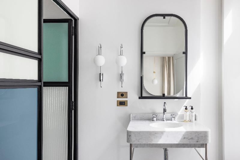 スタンダードルーム, Kimpton St Honoré Paris, an Ihg Hotel