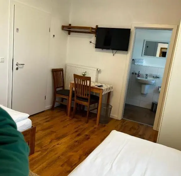 エコノミールーム, Gästehaus Traunreut Monteur Und Gästezimmer