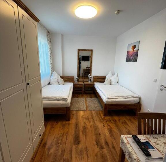 经济房, Gästehaus Traunreut   Monteur Und Gästezimmer