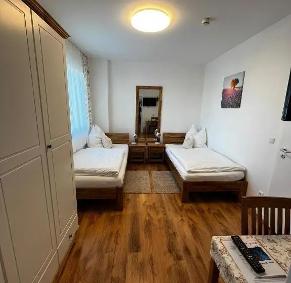 エコノミールーム, Gästehaus Traunreut Monteur Und Gästezimmer