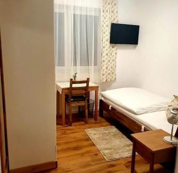 スタンダードシングルルーム, Gästehaus Traunreut Monteur Und Gästezimmer