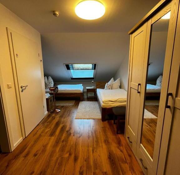三人经典房间, Gästehaus Traunreut   Monteur Und Gästezimmer