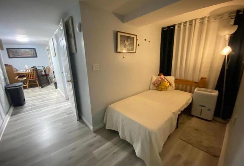 1间卧室的房子, Nice 2bedroom Apt With Patio Included To Enjoy