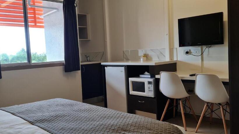 デラックスルーム, Vitina Studio Motel