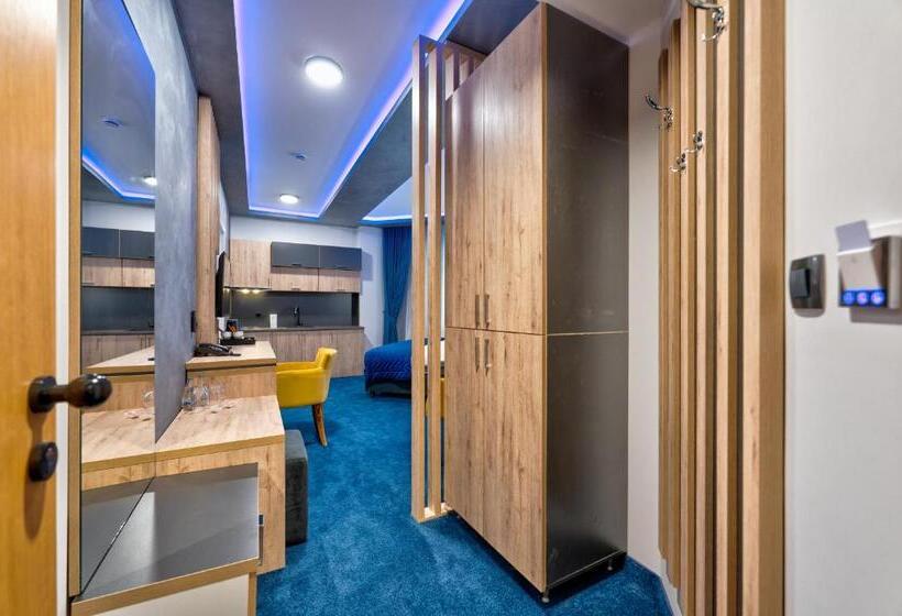 استودیوی استاندارد, Aria