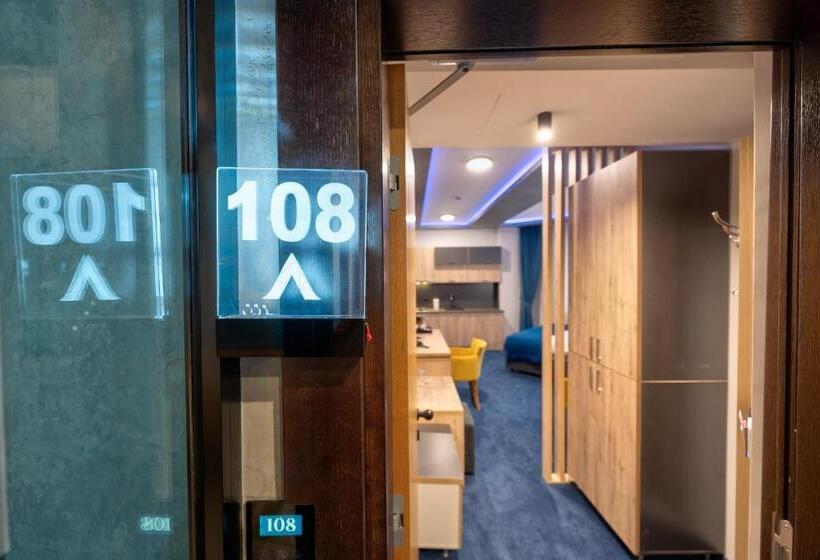 استودیوی استاندارد, Aria