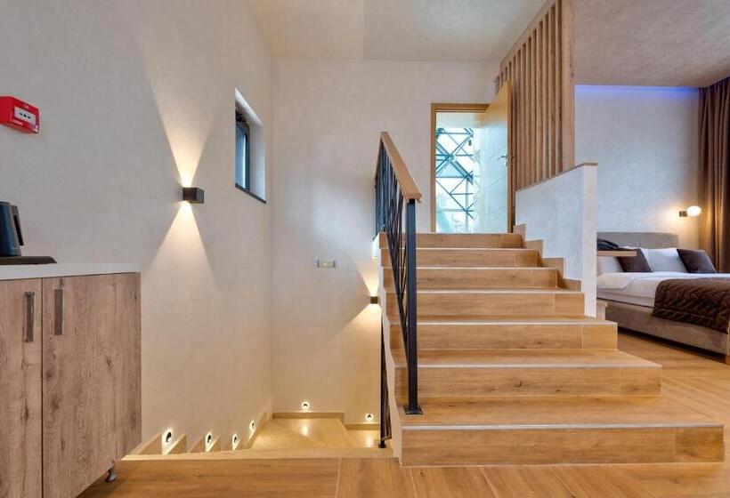 آپارتمان سوپریور 1 خوابه, Aria