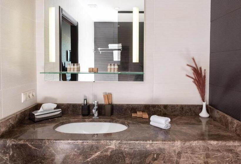 اتاق لوکس با چشمانداز دریا, Marine Residence