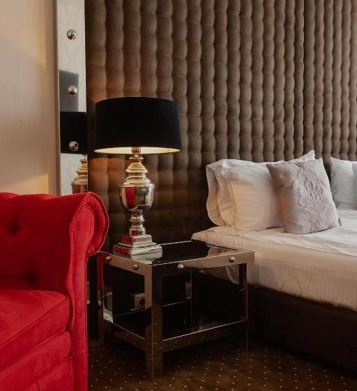 اتاق لوکس با چشمانداز دریا, Marine Residence