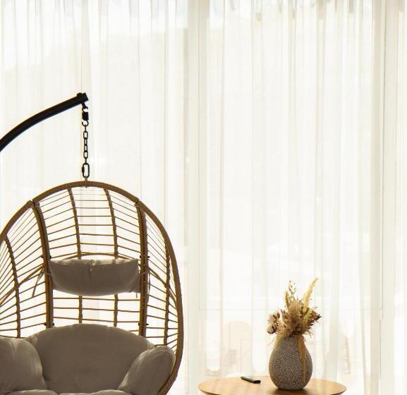 اتاق لوکس, Marine Residence