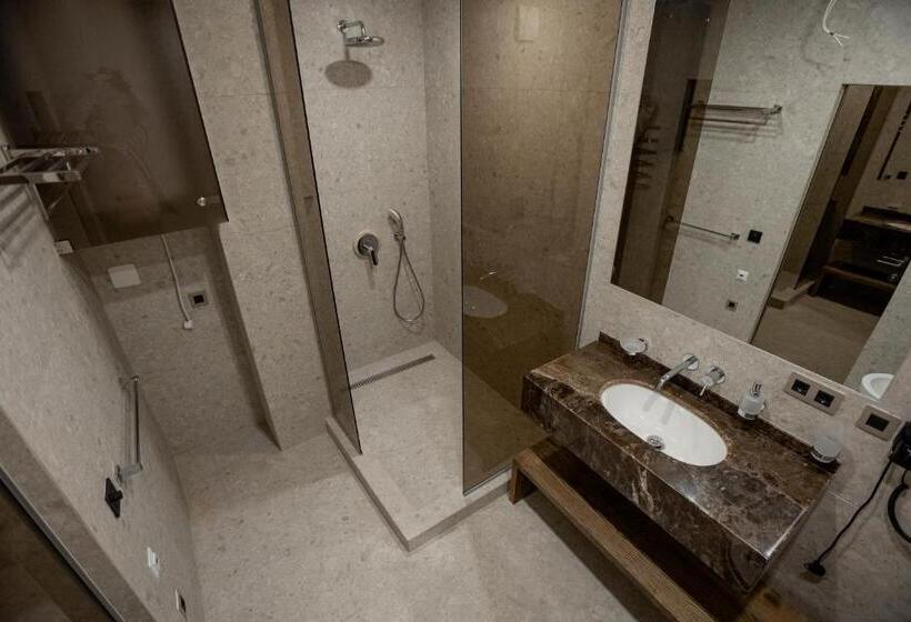 سوییت سوپریور, Marine Residence