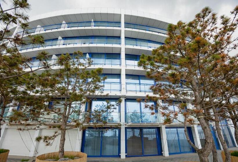 سوییت سوپریور, Marine Residence