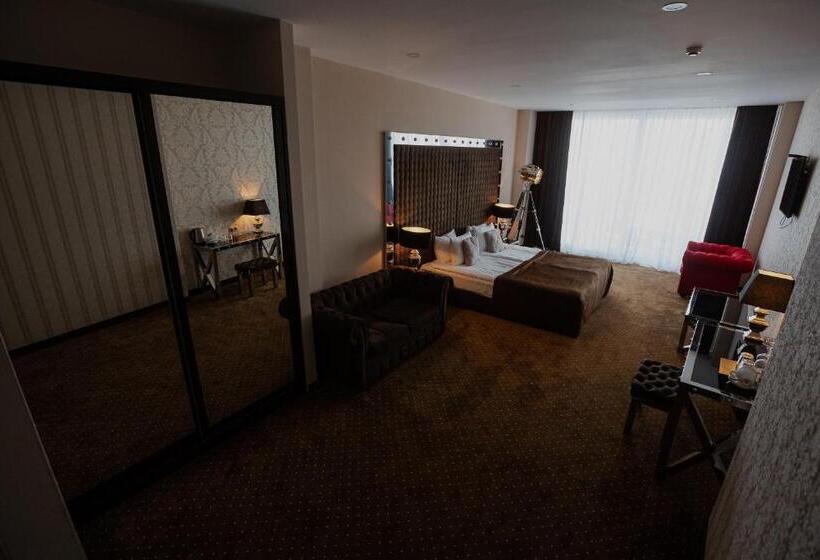 اتاق لوکس با چشمانداز دریا, Marine Residence