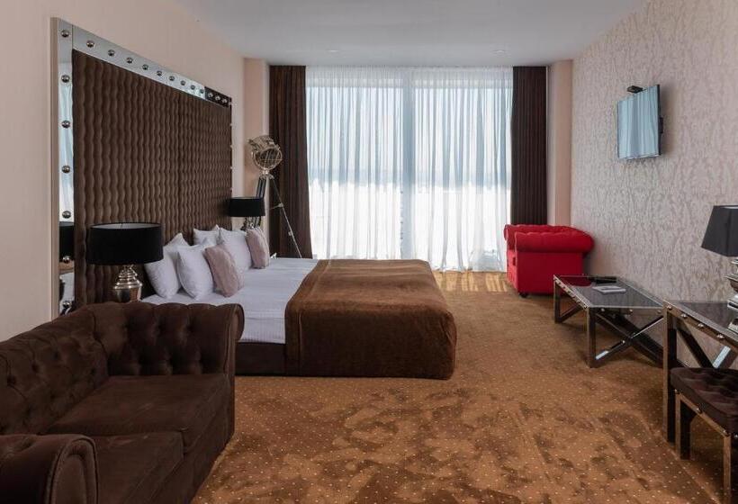 اتاق لوکس با چشمانداز دریا, Marine Residence