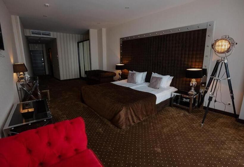 اتاق لوکس با چشمانداز دریا, Marine Residence