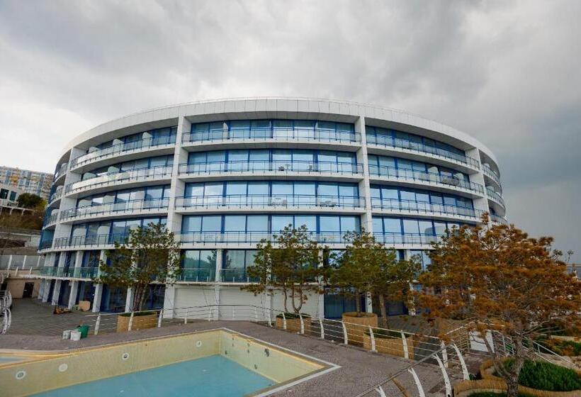 اتاق لوکس با چشمانداز دریا, Marine Residence