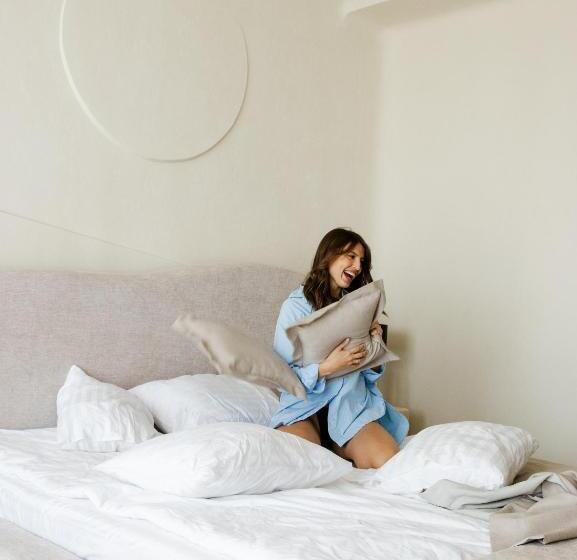 اتاق لوکس, Marine Residence