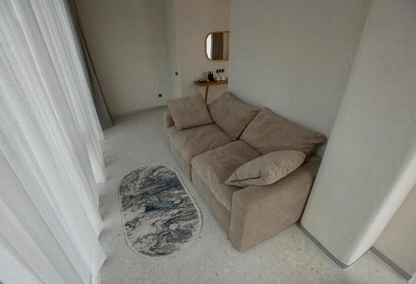 اتاق استاندارد با چشم‌انداز دریا, Marine Residence